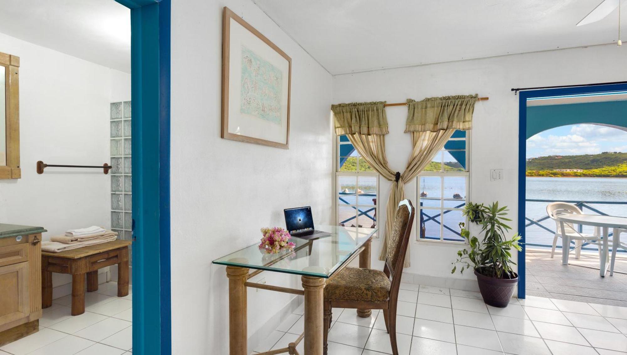 Edwards Guesthouse Sandy Ground Village Dış mekan fotoğraf